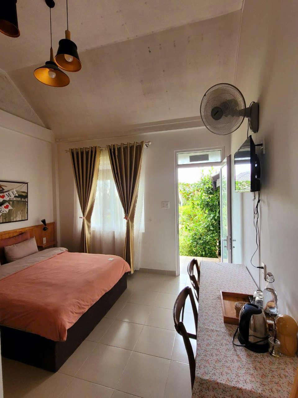 La Nha Homestay Dalat Bagian luar foto