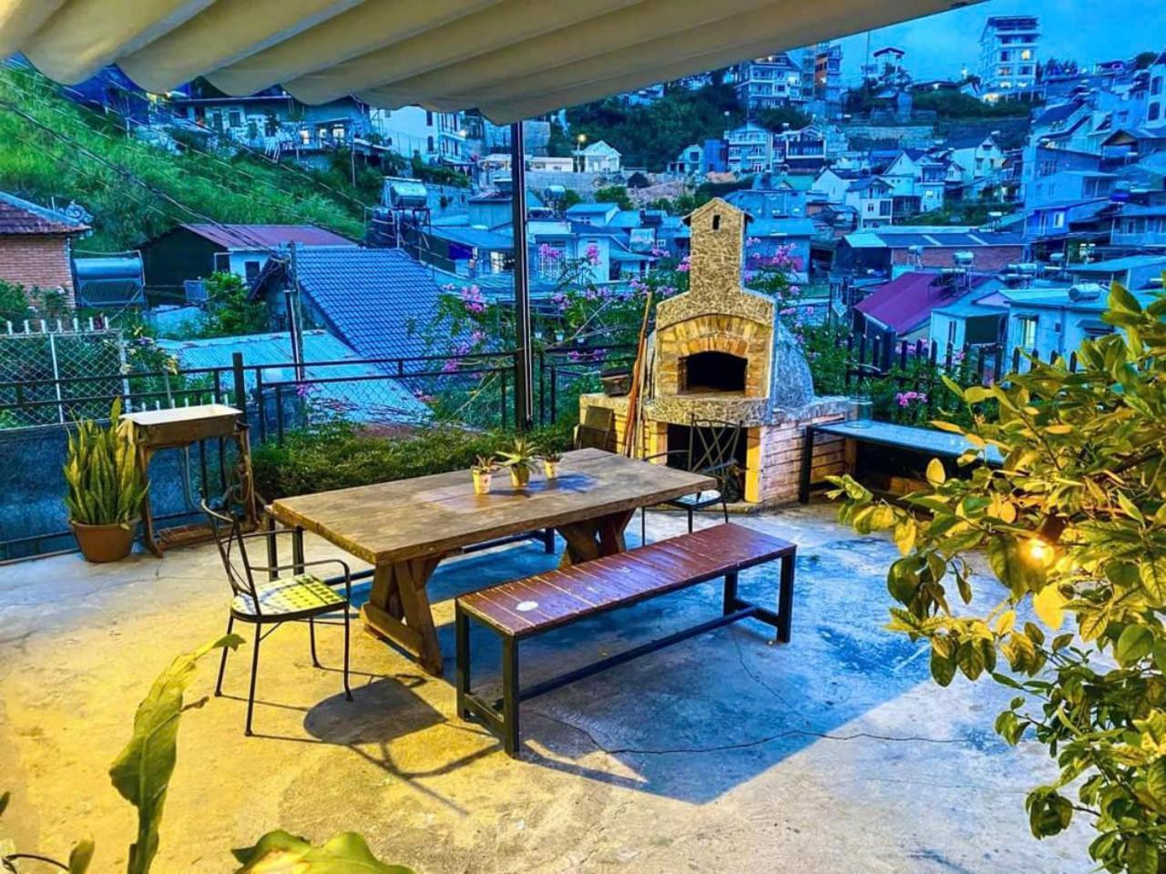 La Nha Homestay Dalat Bagian luar foto